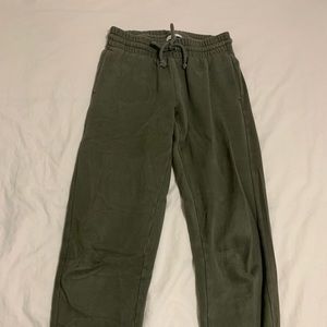 TNA Green cozy fleece Boyfriend Sweatpants